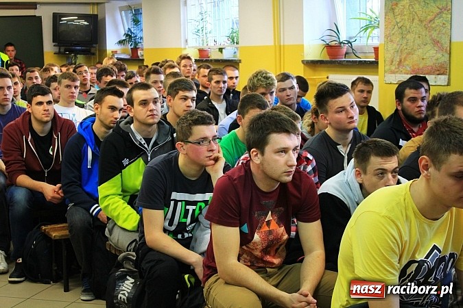 Zdjęcie w galerii na portalu naszraciborz.pl: Pogromca Poczty Polskiej do uczniów Mechanika: W biznesie trzeba mieć szczęście wiadomości z regionu