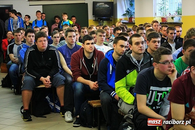 Zdjęcie w galerii na portalu naszraciborz.pl: Pogromca Poczty Polskiej do uczniów Mechanika: W biznesie trzeba mieć szczęście wiadomości z regionu