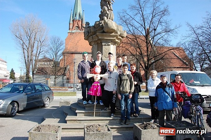 Zdjęcie w galerii na portalu naszraciborz.pl: Zamkowe powitanie wiosny wiadomości z regionu