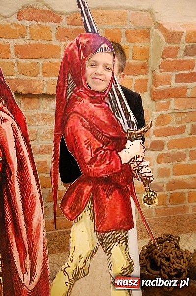 Zdjęcie w galerii na portalu naszraciborz.pl: Zamkowe powitanie wiosny wiadomości z regionu