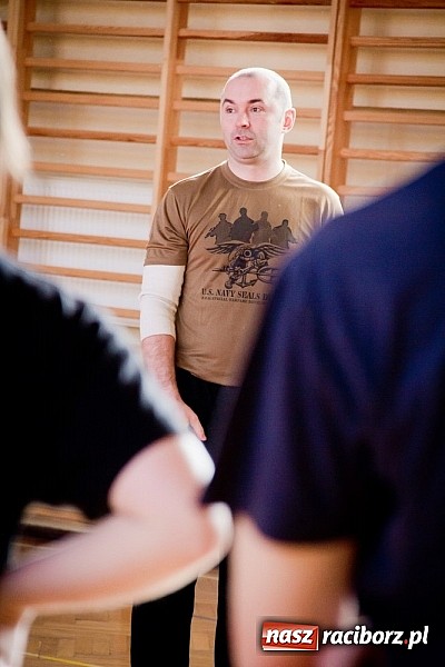 Zdjęcie w galerii na portalu naszraciborz.pl: Dzień Wagarowicza w I LO z lekcją samoobrony  wiadomości z regionu