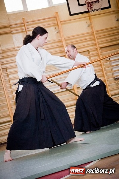 Zdjęcie w galerii na portalu naszraciborz.pl: Dzień Wagarowicza w I LO z lekcją samoobrony  wiadomości z regionu