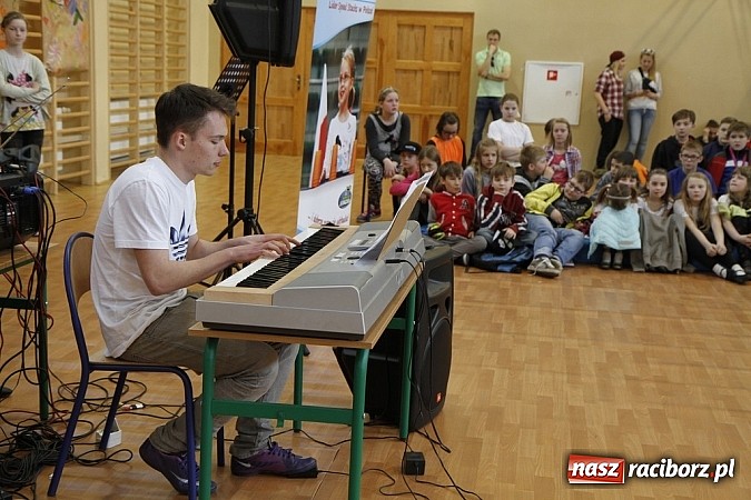 Zdjęcie w galerii na portalu naszraciborz.pl: V Konkurs Młodych Talent&oacute;w w ZSOMS wiadomości z regionu