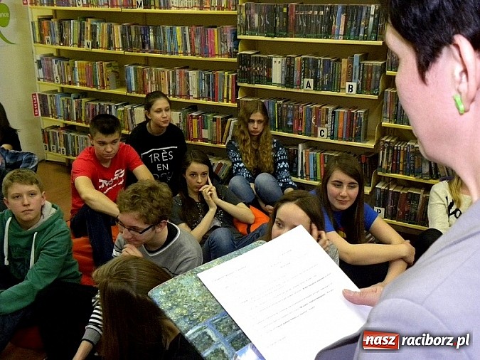 Zdjęcie w galerii na portalu naszraciborz.pl: III Noc kina francuskiego w raciborskiej książnicy wiadomości z regionu