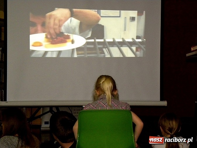 Zdjęcie w galerii na portalu naszraciborz.pl: III Noc kina francuskiego w raciborskiej książnicy wiadomości z regionu