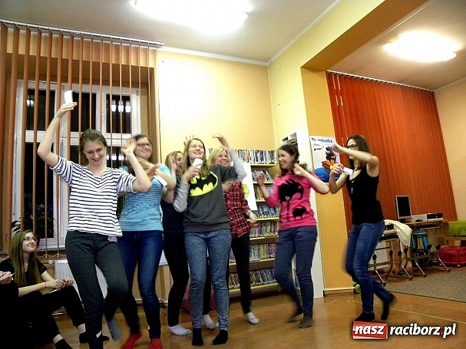 Zdjęcie w galerii na portalu naszraciborz.pl: III Noc kina francuskiego w raciborskiej książnicy wiadomości z regionu