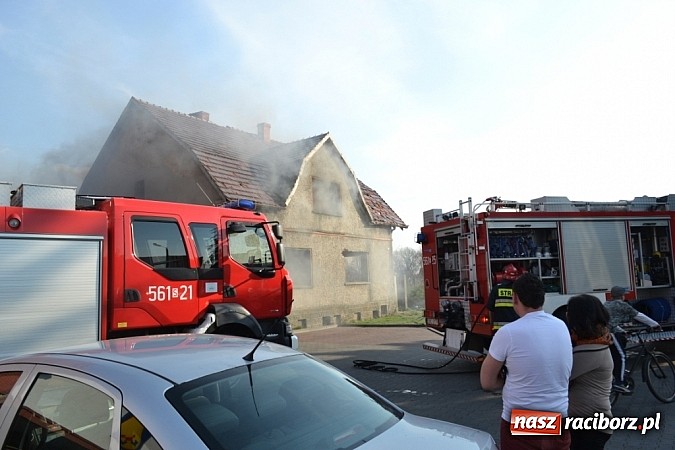 Zdjęcie w galerii na portalu naszraciborz.pl: Pożar pustostanu obok Lidla wiadomości z regionu