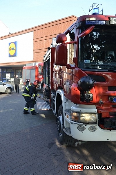 Zdjęcie w galerii na portalu naszraciborz.pl: Pożar pustostanu obok Lidla wiadomości z regionu