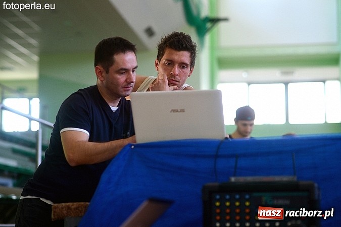 Zdjęcie w galerii na portalu naszraciborz.pl: Maraton zumby w Arenie Rafako wiadomości z regionu