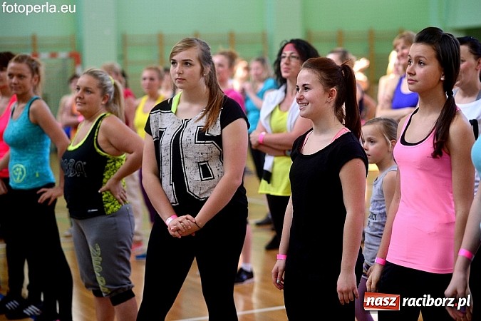 Zdjęcie w galerii na portalu naszraciborz.pl: Maraton zumby w Arenie Rafako wiadomości z regionu