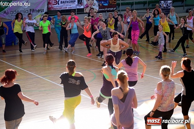 Zdjęcie w galerii na portalu naszraciborz.pl: Maraton zumby w Arenie Rafako wiadomości z regionu