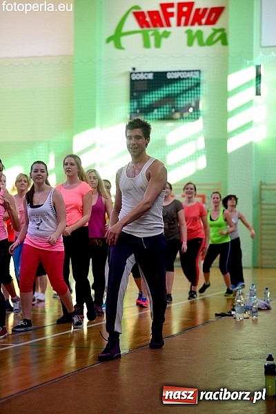 Zdjęcie w galerii na portalu naszraciborz.pl: Maraton zumby w Arenie Rafako wiadomości z regionu