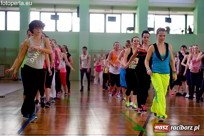 Zdjęcie w galerii na portalu naszraciborz.pl: Maraton zumby w Arenie Rafako wiadomości z regionu