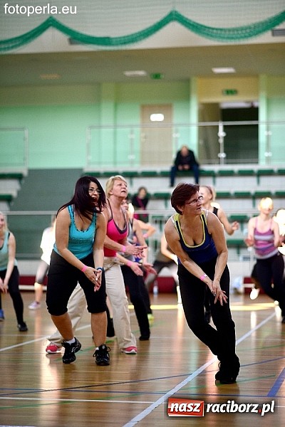 Zdjęcie w galerii na portalu naszraciborz.pl: Maraton zumby w Arenie Rafako wiadomości z regionu