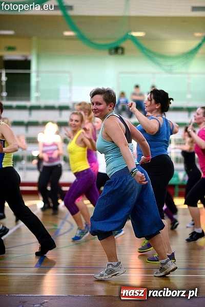 Zdjęcie w galerii na portalu naszraciborz.pl: Maraton zumby w Arenie Rafako wiadomości z regionu