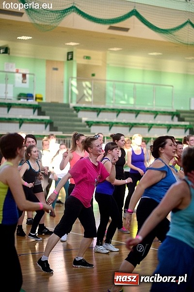 Zdjęcie w galerii na portalu naszraciborz.pl: Maraton zumby w Arenie Rafako wiadomości z regionu