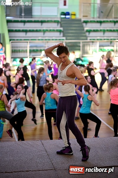 Zdjęcie w galerii na portalu naszraciborz.pl: Maraton zumby w Arenie Rafako wiadomości z regionu