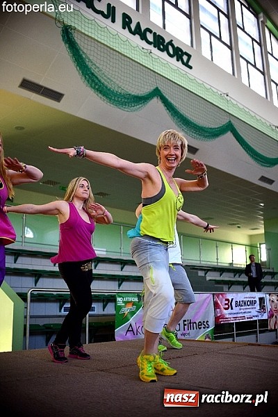 Zdjęcie w galerii na portalu naszraciborz.pl: Maraton zumby w Arenie Rafako wiadomości z regionu