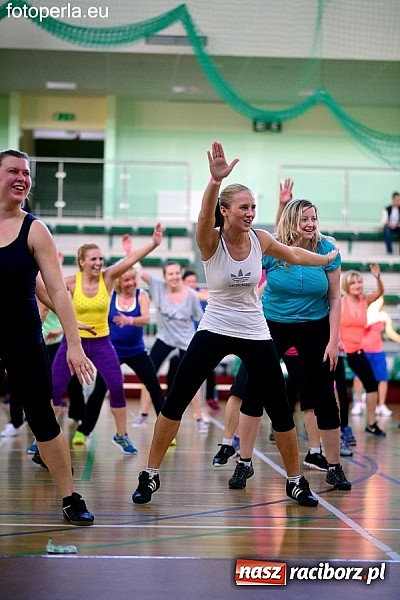 Zdjęcie w galerii na portalu naszraciborz.pl: Maraton zumby w Arenie Rafako wiadomości z regionu