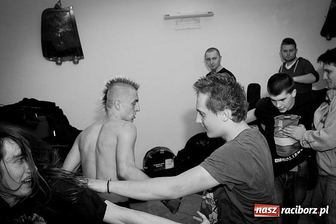 Zdjęcie w galerii na portalu naszraciborz.pl: Punki w podziemiach raciborskiego Zamku wiadomości z regionu