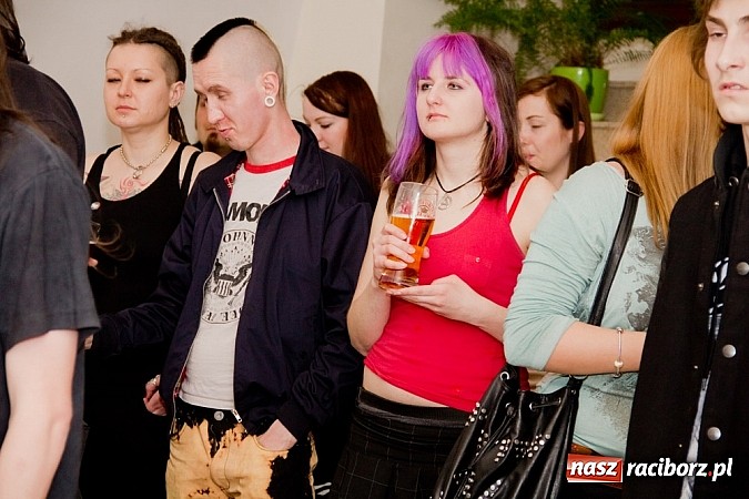 Zdjęcie w galerii na portalu naszraciborz.pl: Punki w podziemiach raciborskiego Zamku wiadomości z regionu