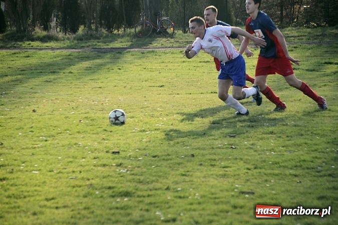 Zdjęcie w galerii na portalu naszraciborz.pl: Remis w pojedynku Wojnowic ze Szczerbicami  wiadomości z regionu