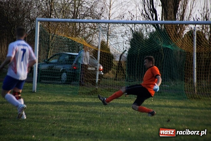 Zdjęcie w galerii na portalu naszraciborz.pl: Remis w pojedynku Wojnowic ze Szczerbicami  wiadomości z regionu