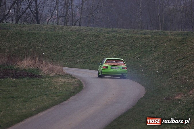 Zdjęcie w galerii na portalu naszraciborz.pl: Amatorski Rajd Samochodowy w Kuźni Raciborskiej wiadomości z regionu