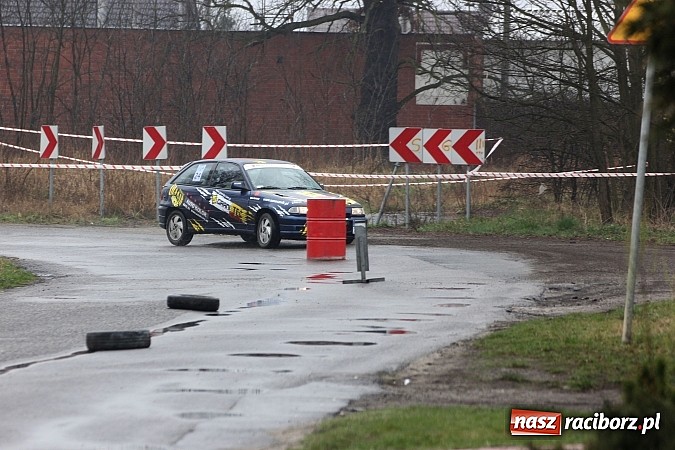 Zdjęcie w galerii na portalu naszraciborz.pl: Amatorski Rajd Samochodowy w Kuźni Raciborskiej wiadomości z regionu