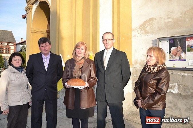 Zdjęcie w galerii na portalu naszraciborz.pl: Dekanalne spotkanie młodzieży z biskupem wiadomości z regionu