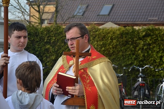Zdjęcie w galerii na portalu naszraciborz.pl: Dekanalne spotkanie młodzieży z biskupem wiadomości z regionu