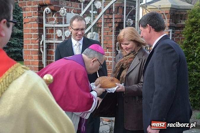 Zdjęcie w galerii na portalu naszraciborz.pl: Dekanalne spotkanie młodzieży z biskupem wiadomości z regionu