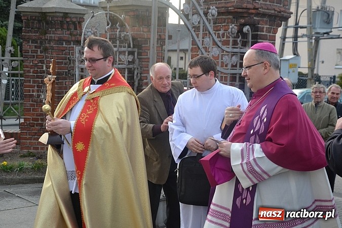 Zdjęcie w galerii na portalu naszraciborz.pl: Dekanalne spotkanie młodzieży z biskupem wiadomości z regionu