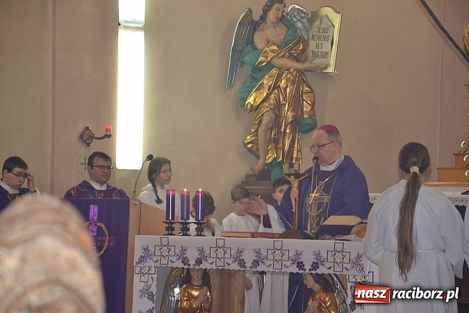 Zdjęcie w galerii na portalu naszraciborz.pl: Dekanalne spotkanie młodzieży z biskupem wiadomości z regionu