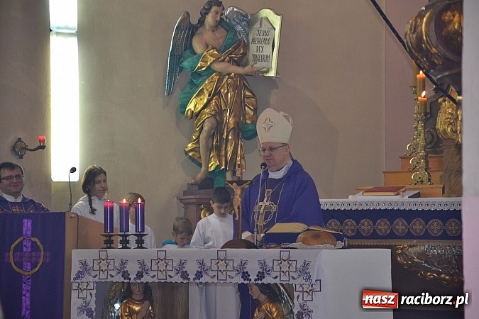 Zdjęcie w galerii na portalu naszraciborz.pl: Dekanalne spotkanie młodzieży z biskupem wiadomości z regionu