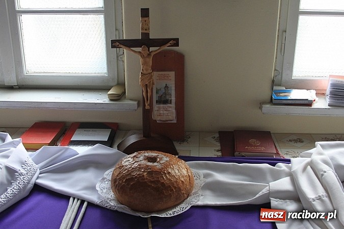 Zdjęcie w galerii na portalu naszraciborz.pl: Dekanalne spotkanie młodzieży z biskupem wiadomości z regionu