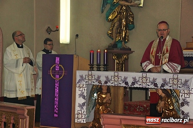 Zdjęcie w galerii na portalu naszraciborz.pl: Dekanalne spotkanie młodzieży z biskupem wiadomości z regionu