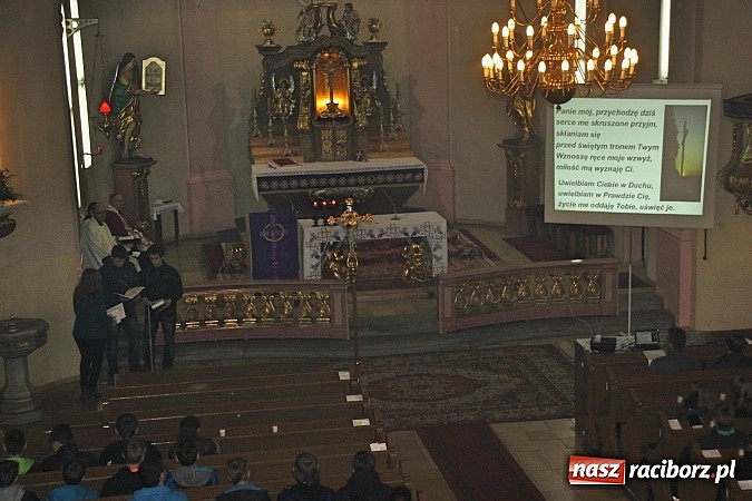 Zdjęcie w galerii na portalu naszraciborz.pl: Dekanalne spotkanie młodzieży z biskupem wiadomości z regionu