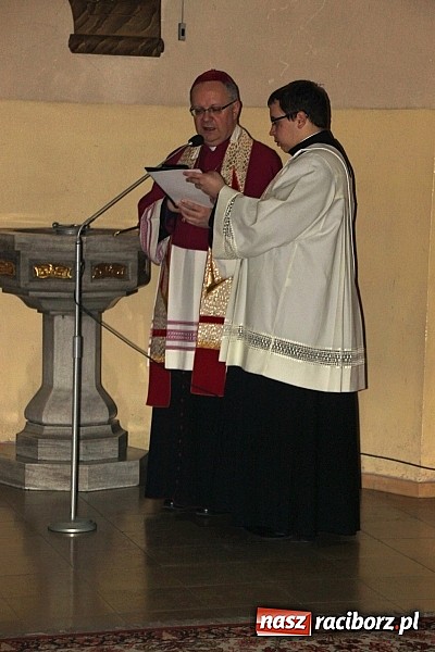 Zdjęcie w galerii na portalu naszraciborz.pl: Dekanalne spotkanie młodzieży z biskupem wiadomości z regionu
