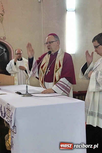 Zdjęcie w galerii na portalu naszraciborz.pl: Dekanalne spotkanie młodzieży z biskupem wiadomości z regionu