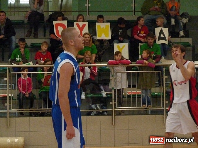 Zdjęcie w galerii na portalu naszraciborz.pl: Koszyk&oacute;wka. Dywyta i Monsters Wag-Tech wygrywają pierwsze mecze wiadomości z regionu