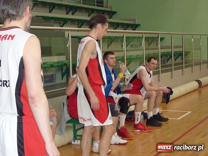 Zdjęcie w galerii na portalu naszraciborz.pl: Koszyk&oacute;wka. Dywyta i Monsters Wag-Tech wygrywają pierwsze mecze wiadomości z regionu