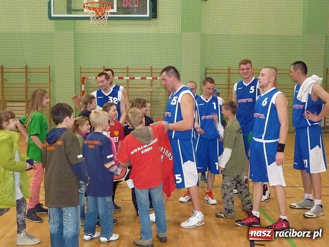 Zdjęcie w galerii na portalu naszraciborz.pl: Koszyk&oacute;wka. Dywyta i Monsters Wag-Tech wygrywają pierwsze mecze wiadomości z regionu