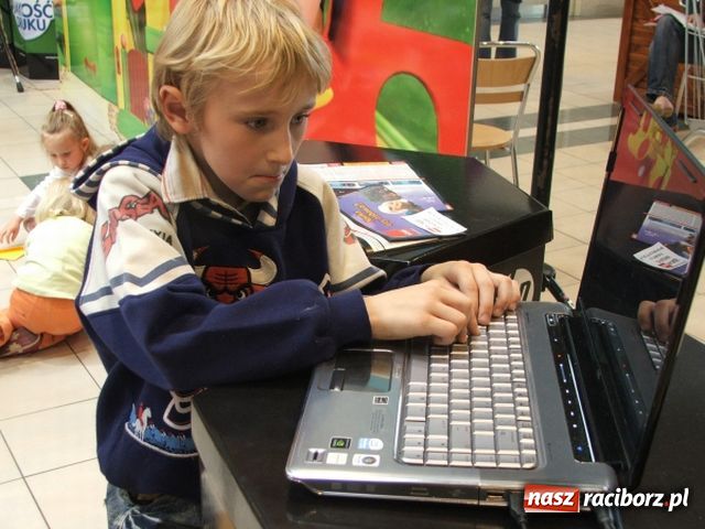 Zdjęcie w galerii na portalu naszraciborz.pl: Dzień Dziecka z Noddy’m w Auchanie wiadomości z regionu