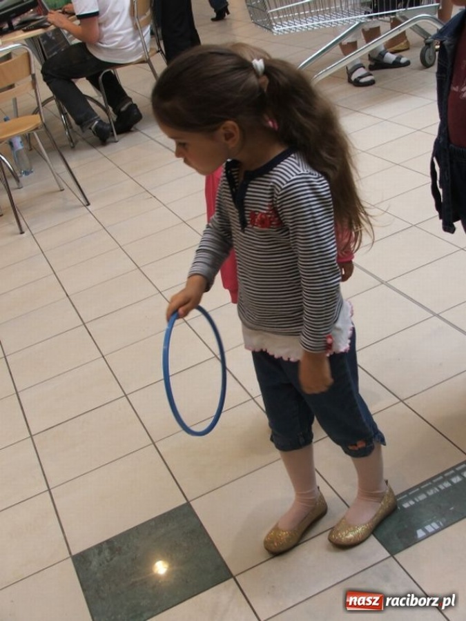 Zdjęcie w galerii na portalu naszraciborz.pl: Dzień Dziecka z Noddy’m w Auchanie wiadomości z regionu