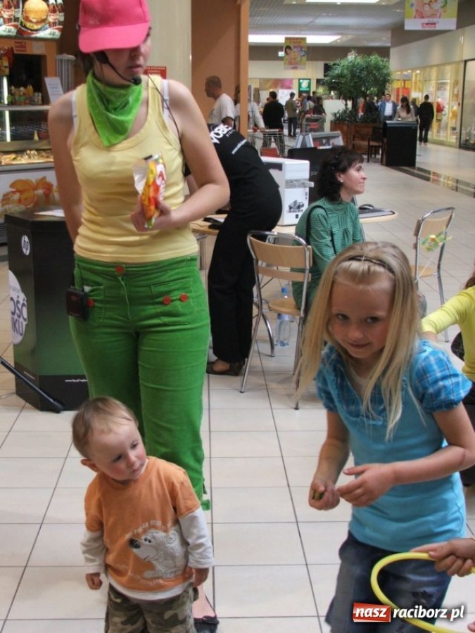 Zdjęcie w galerii na portalu naszraciborz.pl: Dzień Dziecka z Noddy’m w Auchanie wiadomości z regionu