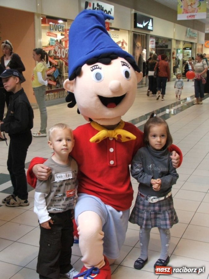 Zdjęcie w galerii na portalu naszraciborz.pl: Dzień Dziecka z Noddy’m w Auchanie wiadomości z regionu