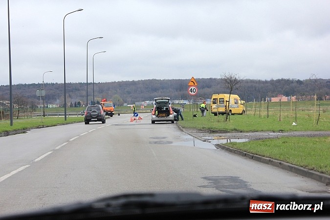 Zdjęcie w galerii na portalu naszraciborz.pl: Kolejne zderzenie na feralnym zakręcie wiadomości z regionu