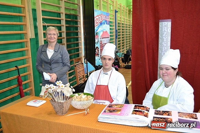 Zdjęcie w galerii na portalu naszraciborz.pl: Gimnazjaliści wybierają nową szkołę wiadomości z regionu