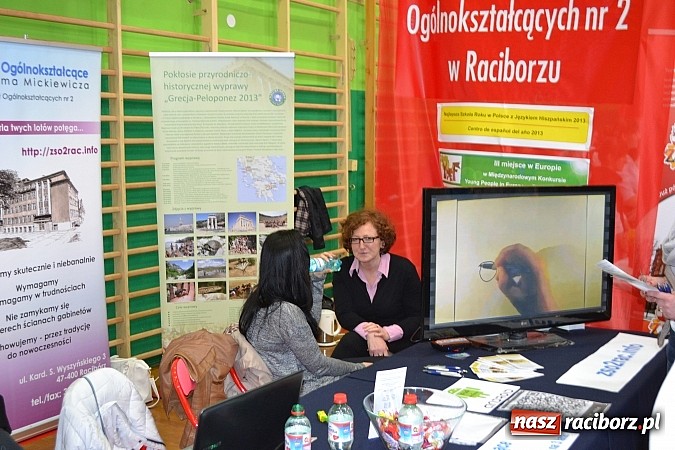 Zdjęcie w galerii na portalu naszraciborz.pl: Gimnazjaliści wybierają nową szkołę wiadomości z regionu